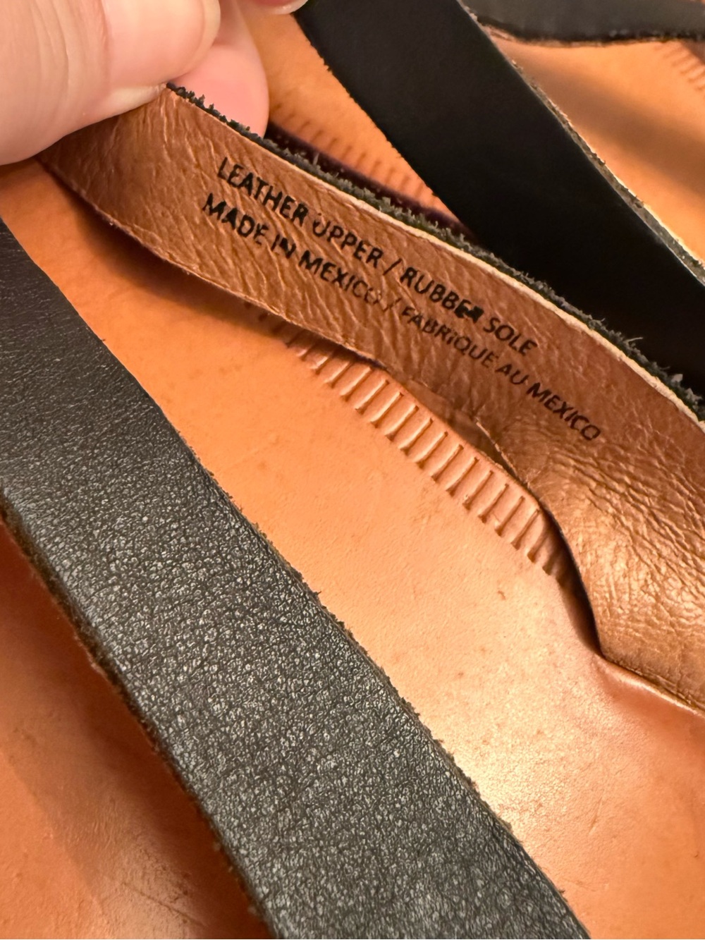 OluKai Loea Women’s Size 8 Black Leather Thong Sandals Flip Flops EU 38 - Picture 4 of 7
